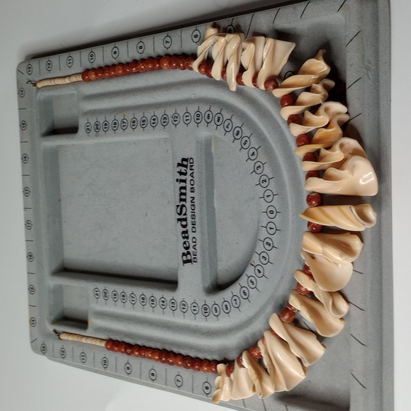 Vintage Unquie Shell and Coral Bead Necklace - Picture 10 of 14